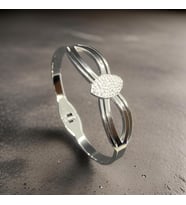Gümüş Renk Minimal Tasarım ve Zirkon Taşlar 316L Süslenmiş Oval Motif Kadın Çelik Bileklik