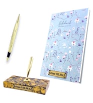 Kişiye Özel İş/Ofis Hediye Seti, İsimli Gold Mermer Tasarımlı Kaide ve Kalem, Çiçekli Defter