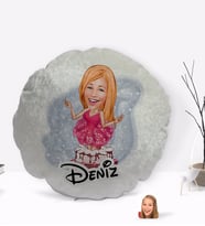 BK Gift Kişiye Özel İsimli Kadın Doğum Günü Karikatürlü Yuvarlak Dekoratif Kırlent Yastık-1