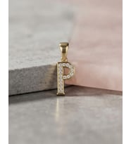 Xupıng Zirkon Taşlı P Harf Kolye Ucu 1 cm