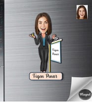 Kişiye Özel Emlakçı Kadın Ahşap Magnet -2