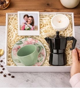 Kadınlara Özel Fotoğraflı Çerçeve Mum Moka Pot Ve Fincan Seti
