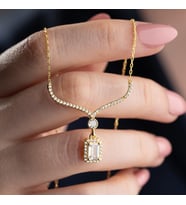 Vaoov 925 Ayar Gümüş Baget Taşlı Gold Sallantılı Hediye Kolye