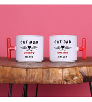 Kişiye Özel Kedi Annesi Kedi Babası Tasarımlı İsimli Cat Mum ve Cat Dad Yazılı Kupa Bardak Arkadaşa Hediye