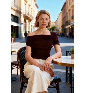 Kadın Bluz Slim Fit Asimetrik Yaka Tek Kısa Kol Örme Kumaş Büzgülü Drape Detaylı Düz Desen