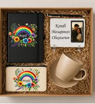 Kişiye Özel gökkuşağı çiçek desenli Hediye Seti krem (Krem)