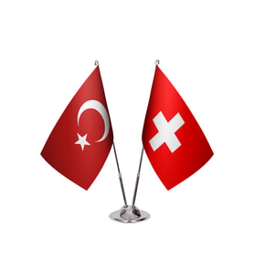 İsviçre İkili Masa Bayrağı