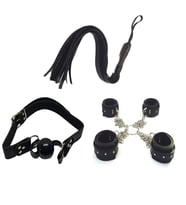 Siyah Fantazi Kırbaç Fantezi Deri El Ayak Kelepçe Fantezi Deri Ağız Topu + Erotik Masaj Yağı(Red Fantasy Whip Fancy Leather Hand Foot Handcuffs Fancy Leather Mouth Ball + Erotic Massage Oil)