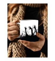 Zombi Eller Şeklinde Tam Boy 3 Boyutlu Tasarım Seramik Kupa Mug - Hediyelik Kupa
