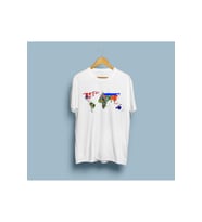 Oversize Bayraklı Dünya Haritası Baskılı Unisex T-shirt (Beyaz)