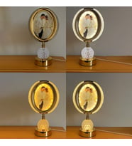 Kişiye Özel Fotoğraflı Kristal LED Masa Lambası – Gold Çerçeveli (20×34 cm)
