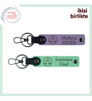 Üç Ayyıldızlı Deri Anahtarlık Seti x2 – Üzerine İsim Eklenebilen Hatıra Hediye, Mor Menekşe-Yeşil