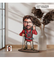 BK Gift Kişiye Özel Gezgin Karikatürlü Büyük Boy Ahşap Biblo-1 Arkadaşa Hediye , Sevgiliye Hediye, Kişiye Özel Biblolar