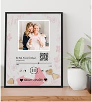 Kişiye Özel Fotoğraflı ve Mesajlı Anne Temalı Qr Kod Tasarımlı Siyah 21x30 Fotoğraf Çerçevesi