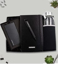 Kişiye Özel Siyah Defter & Siyah Renk 10.000Mah Powerbank  & Telefon Tutuculu Tükenmez Kalem & Özel Kılıflı 500Ml Su Matarası Hediye Seti