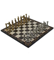 Gifthome Metal Satranç Takımı/Seti,Büyük,Pegasus Figürlü,Parlak Taş ve Ceviz Desenli Satranç Tahtası