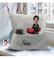 BK Gift Kişiye Özel Boss Baba Karikatür Tasarımlı Organizer Kumanda ve Atıştırmalık Cepli Gri Kırlent Yastık-3 Arkadaşa Hediye, Cepli Yastık