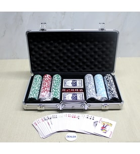 Metal Çantalı 300 Chip Ve 2 Adet İskambil Kağitına Sahip Poker Oyunu Alk3549