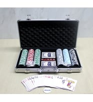 Metal Çantalı 300 Chip Ve 2 Adet İskambil Kağitına Sahip Poker Oyunu Alk3549