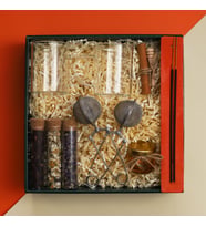 Çay Severler İçin 2 Kişilik Bitki Çayı & Bal & Süzgeç & Tarçın & Kupa & Mum Hediye Seti