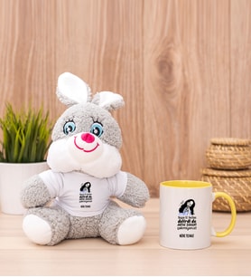 Kişiye Özel Herkes Delirdi Tasarım Esprili Peluş Tavşan ve Sarı Kupa