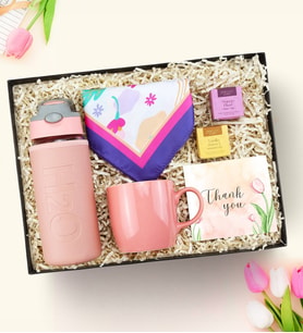 Pembe Deri Kılıflı Pipetli 500 Ml Cam Matara & Pembe Kupa & 2'li  Teashop Bitki Çayı & Tasarım Fular Hediye Seti