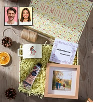 Kişiye Özel Karikatürlü Sevgiliye Hediye Hediye Kutusu - Kişiye Özel Lüks Pastel Fincan, El Kremi, Ahşap Fotoğraf Çerçevesi Sevgililer Günü Hediyesi