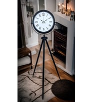 Black Elegance Tripod Ayaklı Saat (Standart)