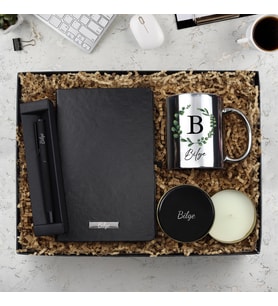 Kişiye Özel Siyah Defter & Siyah Mat Roller Kalem & Siyah Metal Kutulu Mum & Kupa Hediye Seti (Gümüş)