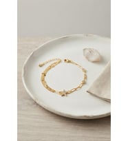 Gold Renk Pirinç Ataç ve Puntalı Zincirli Yıldız Model Kadın Bileklik TJ-BB8846