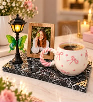 Kişiye Özel Fotoğraflı Sokak Lambalı Pembe Fiyonklu Kupa Bardak ve Mermer Görünümlü Kaide