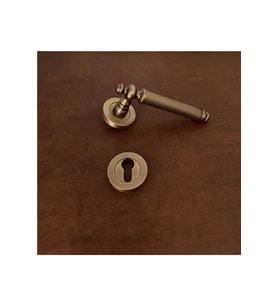 Osmanlı Handles ZK37 Antik Sarı Zamak Yuvarlak Rozetli Yale Çelik Kapı Kolu Sağ Basar Tek Yön (STD)