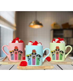Power Puff Girls Arkadaş Tasarımlı Pembe-Yeşil-Sarı Ahşap Tabaklı Kişiye Özel Türk Kahvesi Fincanı Seti