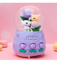 Tulips Ayıcık ve Lale Temalı Işıklı Müzikli Püskürtmeli Büyük Boy Kar Küresi (Mor)
