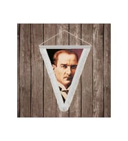 Sivil Gazi Mustafa Kemal Atatürk Portre Beyaz Saçaklı Üçgen Flama Bayrak Hatıra Flama ATA5