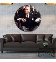 Yuvarlak Temperli Gerçek Cam Tablo Oturan Atatürk Portresi