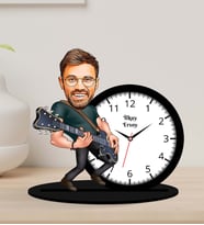 Kişiye Özel Karikatürlü Gitarist Ahşap Biblo Masa Saati