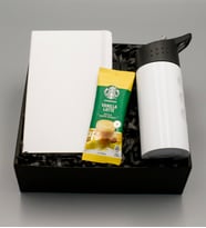 Beyaz Çelik Su Matarası & Beyaz Defter & Vanilla Latte Hediye Seti
