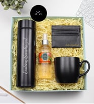 Kişiye Özel 500 ML Dereceli Termos & Siyah Kartlık & Siyah Mat Kupa & Eyüp Sabri Tuncer Sprey Kolonya Hediye Seti (Siyah)