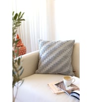 Bohem Özel Tasarım Punch Panç Desen Kare Dekoratif Kırlent Kılıfı 55x55 cm Zigzag Gri