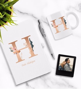 Kişiye Özel İsimli Beyaz Defter Kalem Kupa ve Çerçeve Seti - BK2