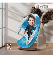 BK Gift Kişiye Özel Sörfçü Karikatürlü Büyük Boy Ahşap Biblo-1 Arkadaşa Hediye , Sevgiliye Hediye, Kişiye Özel Biblolar