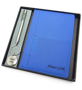 Signator® Codex  N273 Kişiye Özel Defterli Set - İsme Özel Gümüş Kalem + İsme Özel Mavi Defter + İsme Özel Anahtarlık İsme Özel Kutusunda Hediyelik Set (Karışık)