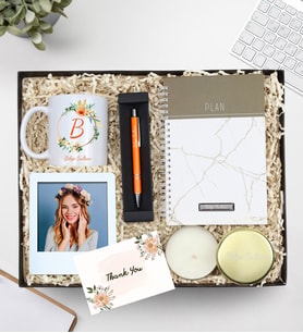 Kişiye Özel Beyaz Mermer Desen Defter & Harf Kupa & Gümüş Detaylı Turuncu Tükenmez Kalem & Gold Renk Metal Kutulu Mum & Beyaz İnstagram Çerçeve