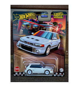 Hot Wheels Premium Boulevard Mazda 323 Gtr