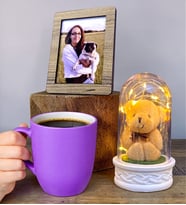 Mor Kupa Bardak, Led Işıklı Fanus ve Fotoğraf Hediye Seti (Model 6)