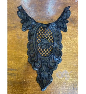 39X28 CM SİYAH GÜPÜRLÜ DERİ ELBİSE YAKA GİYİM YAKA APLİKE DİKİŞ AKSESUARI