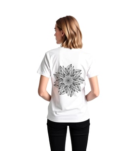 Stilize Çiçek İnce Petal Desenli Baskılı Kadın Tişört