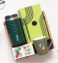 Kişiye Özel Hediye Seti –Yeşil Çelik Kupa 300 ml, Latte Bardak, Defter, Kalem, Fotoğraf Çerçevesi