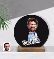 BK Gift Kişiye Özel Erkek Doktor Karikatürlü Yuvarlak Ahşap Biblo-8